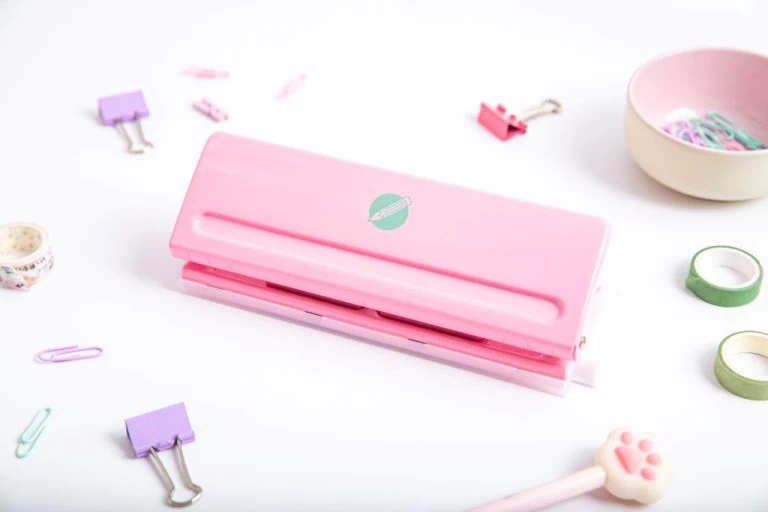 dziurkacz na 6 otworów