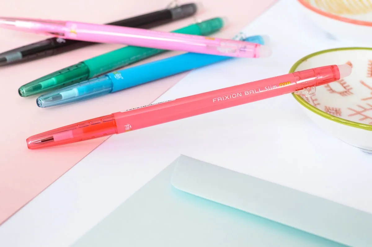 cienki długopis zmazywalny Pilot Frixion