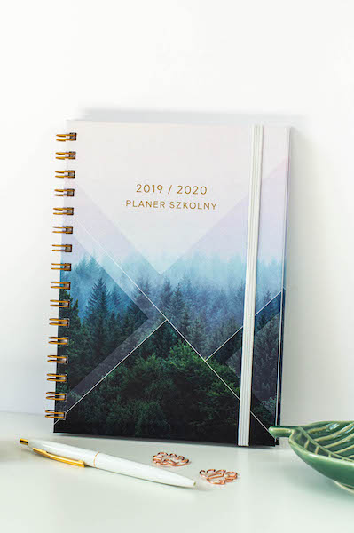 planer szkolny stojący