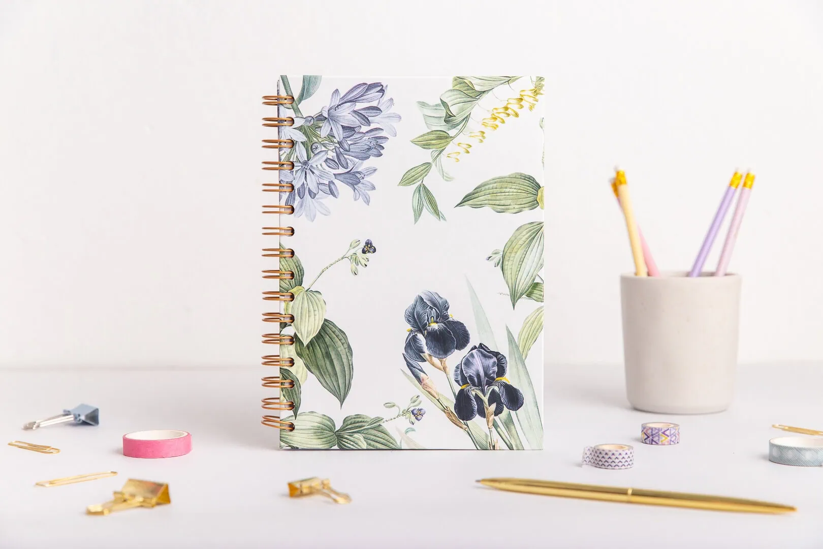 Okładka Irysowa Polana - planer niedatowany