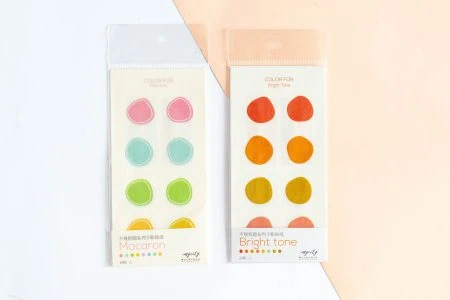 Naklejki indeksujące w pięknych kolorach - opakowania