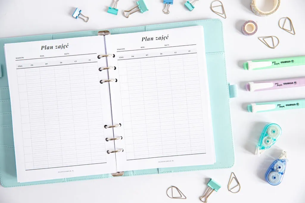 blekitna-okladka-organizer-plan-zajec