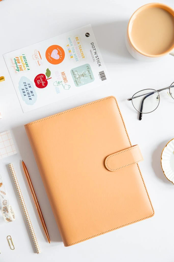 Organizer dla nauczyciela - okładka latte