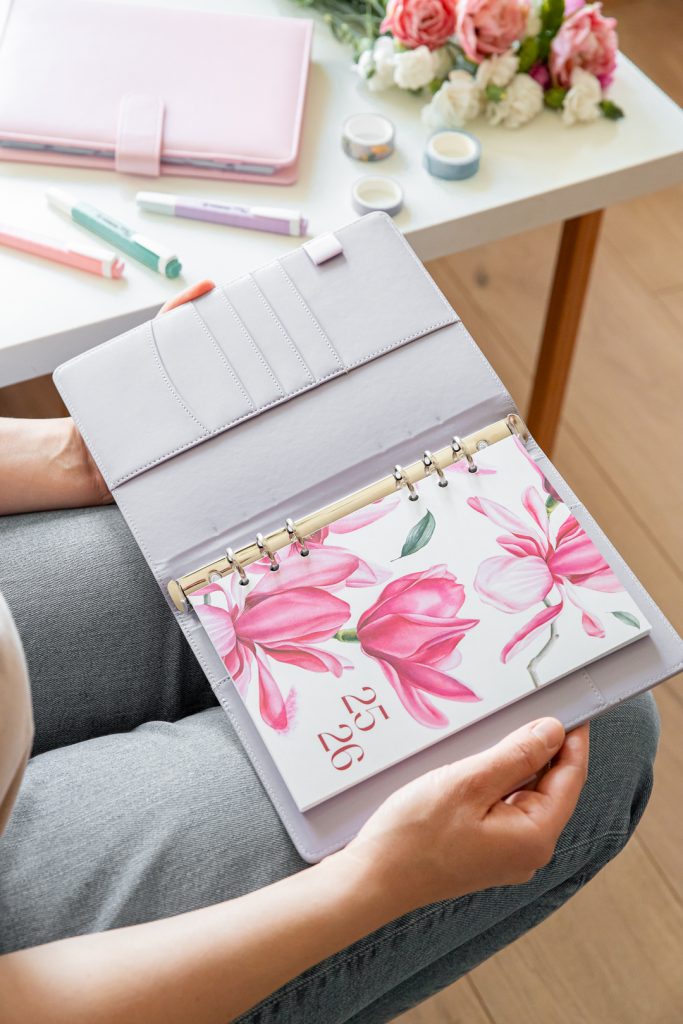 Organizer ze stroną tytułową Kwiat Magnolii