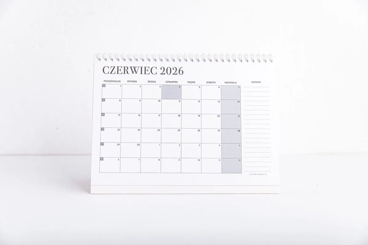 Kalendarz biurkowy 2026 - widok miesiąca (2)