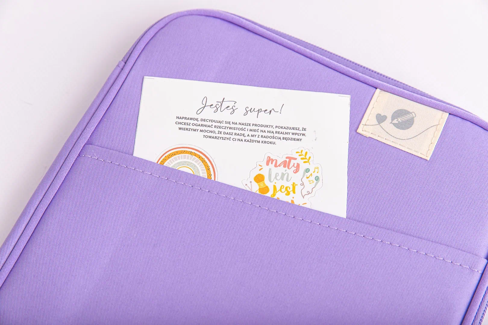 Etui na tablet - dodatkowa kieszeń