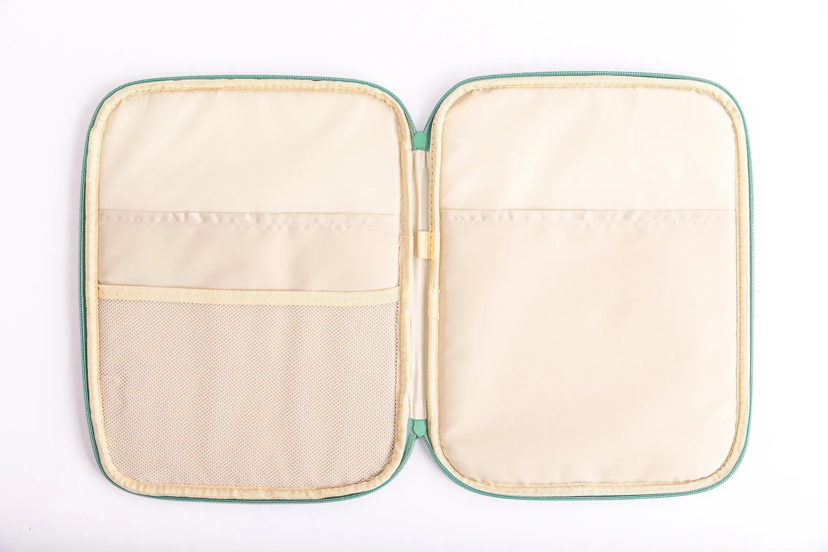 Etui na tablet - wygląd w środku