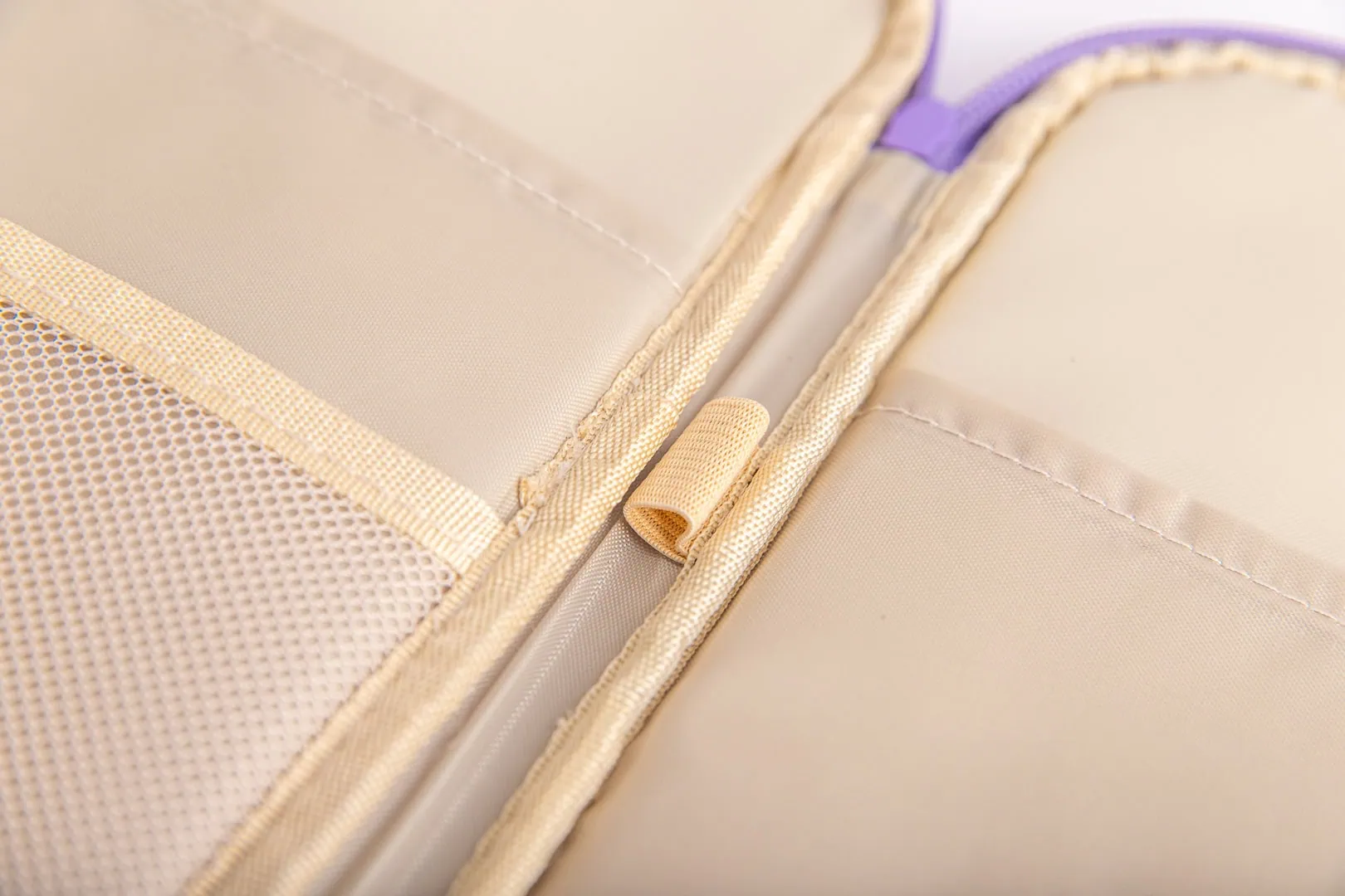 Etui na ipada - miejsce na długopis