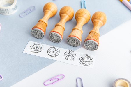 Zestaw drewnianaych pieczątek dla nauczycieli - wzory