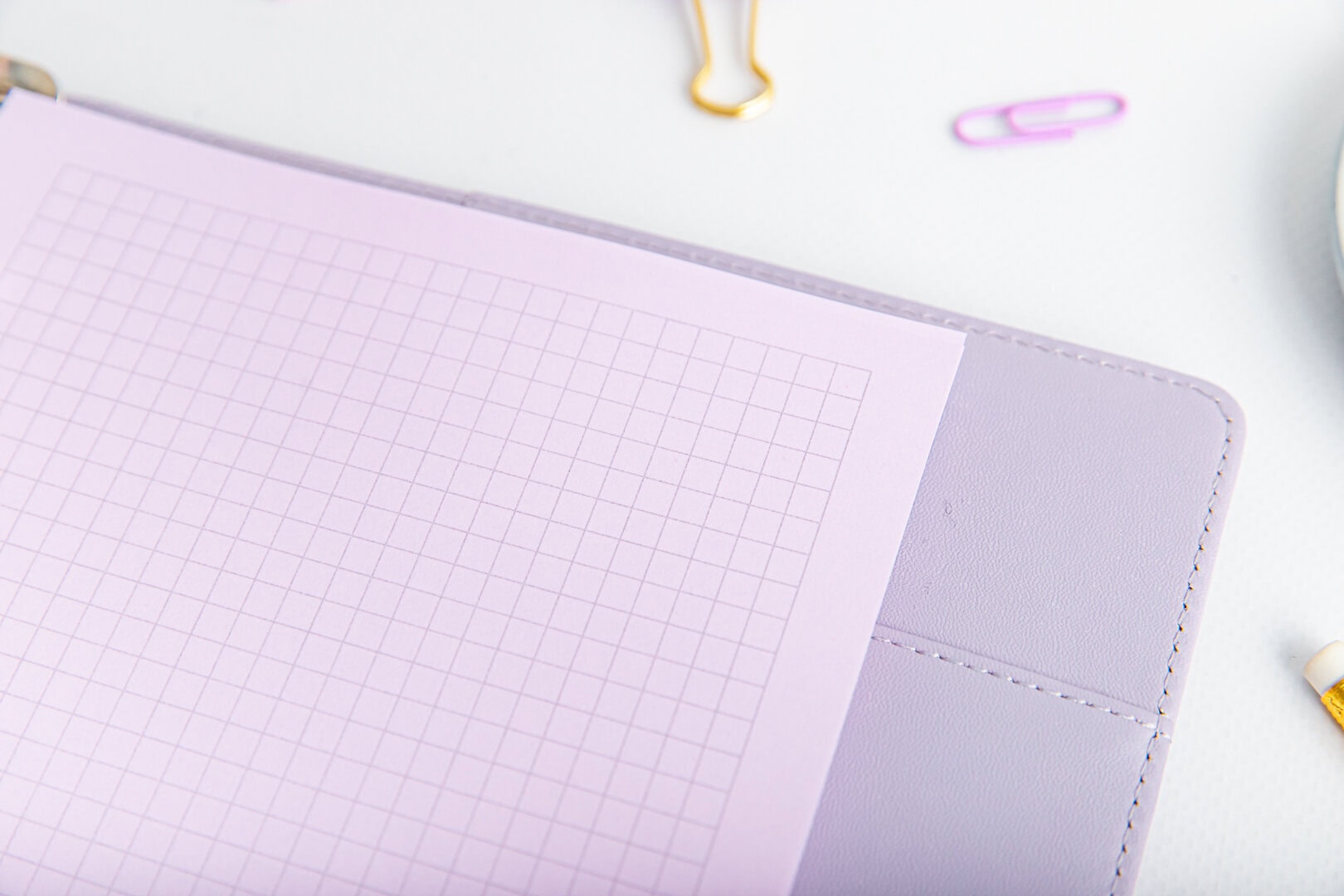 Wkład do organizera kartki w kratkę - kolor fioletowy w organizerze