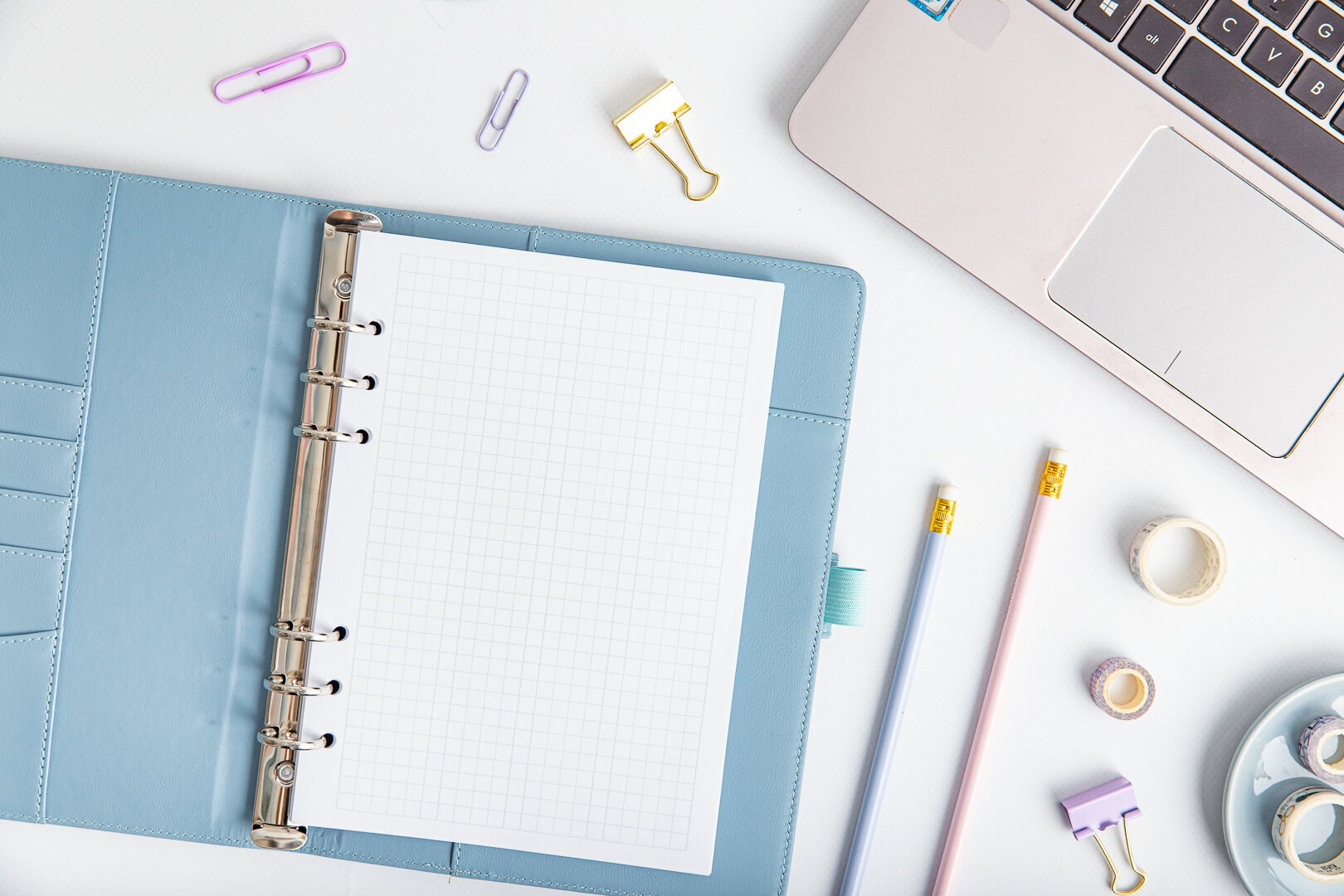 Wkład do organizera w kratkę w niebieskim organizerze