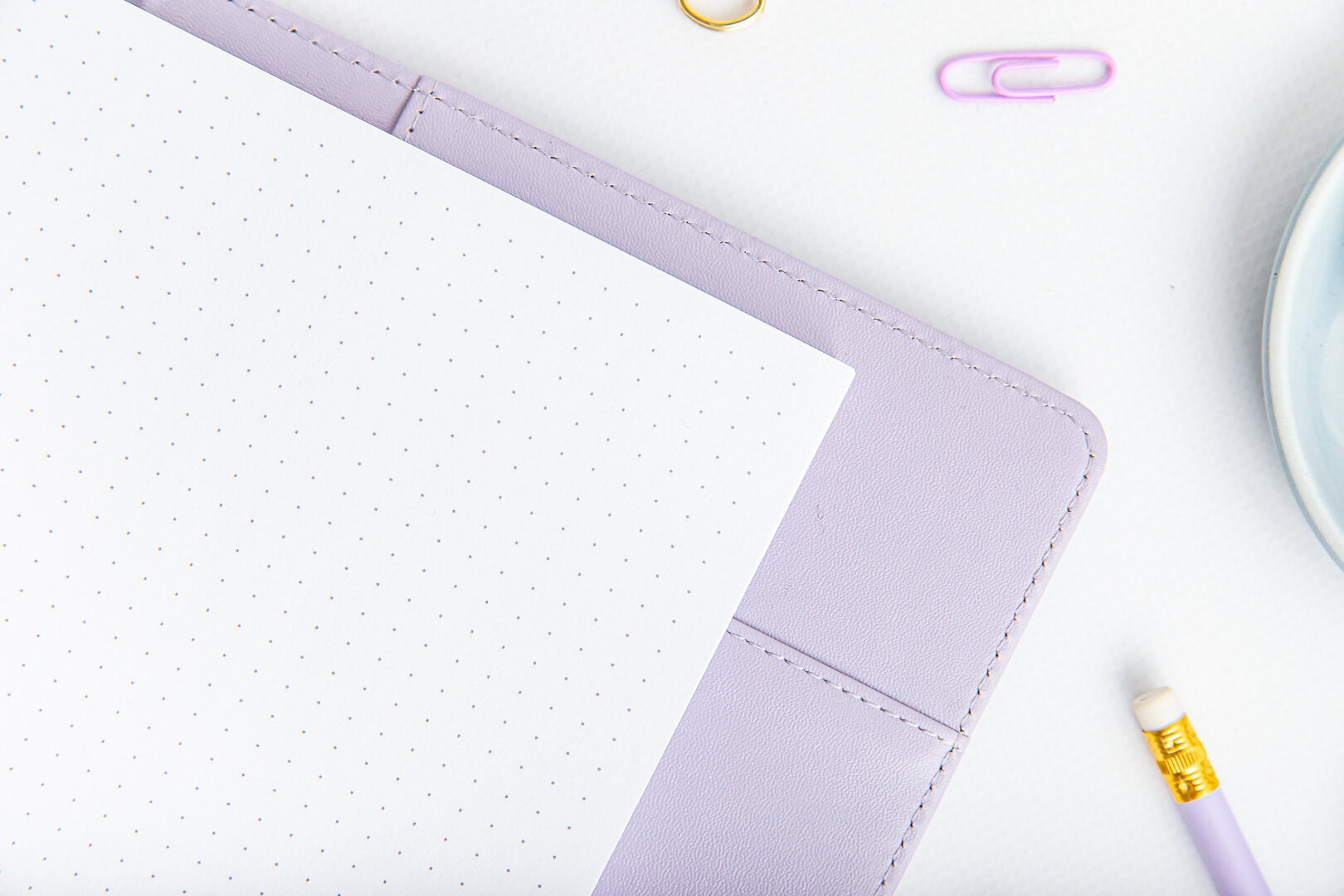 Wkład do organizera w kropki w fioletowym organizerze