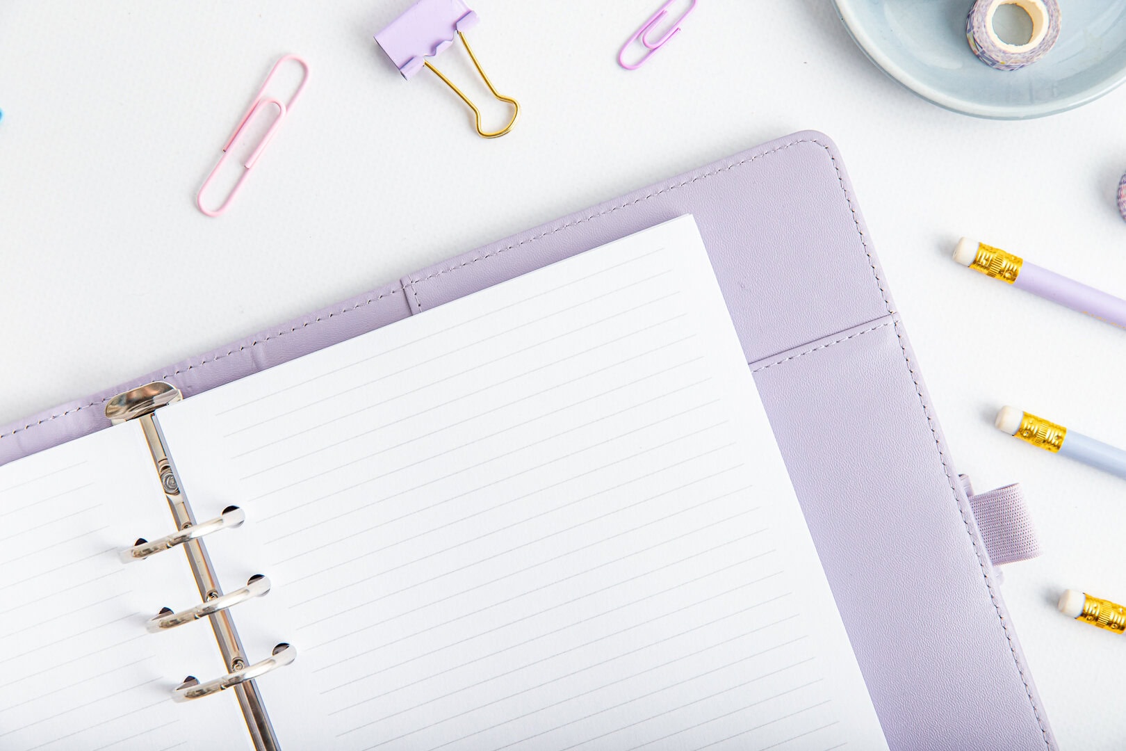 Wkład A5 do organizera w linie w organizerze fioletowym