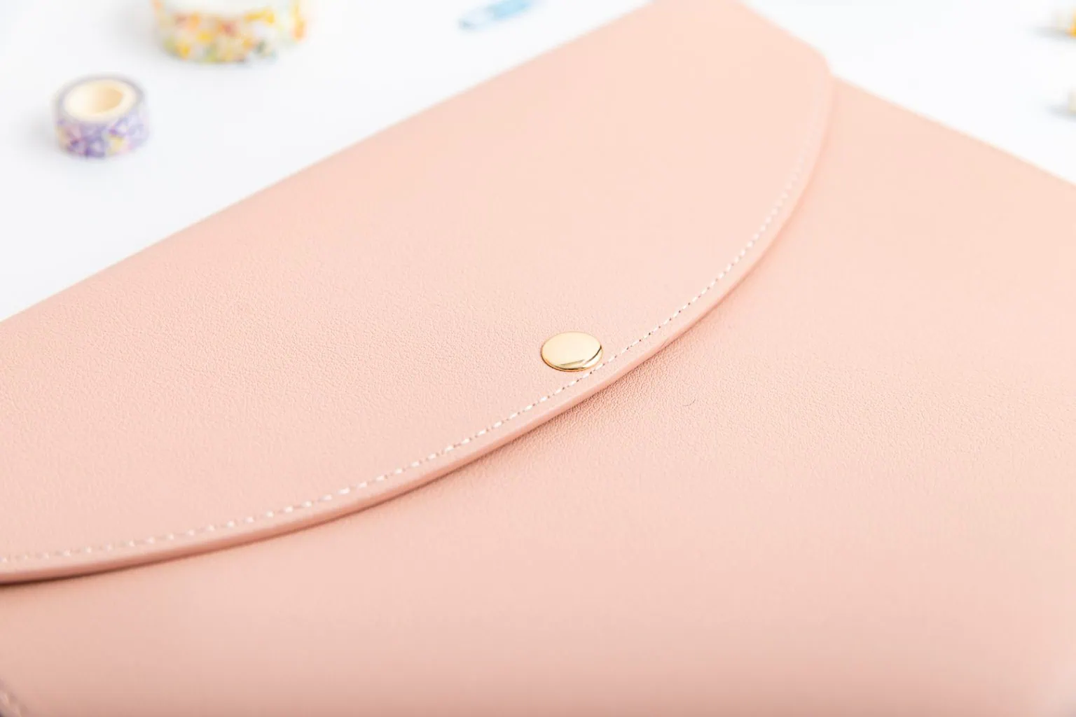 Etui różowe z zapięciem
