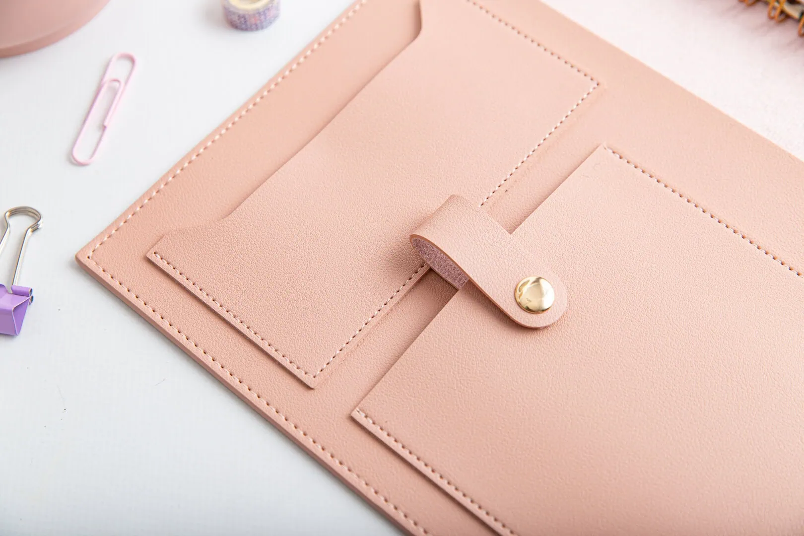 Etui z kieszonką na telefon i akcesoria