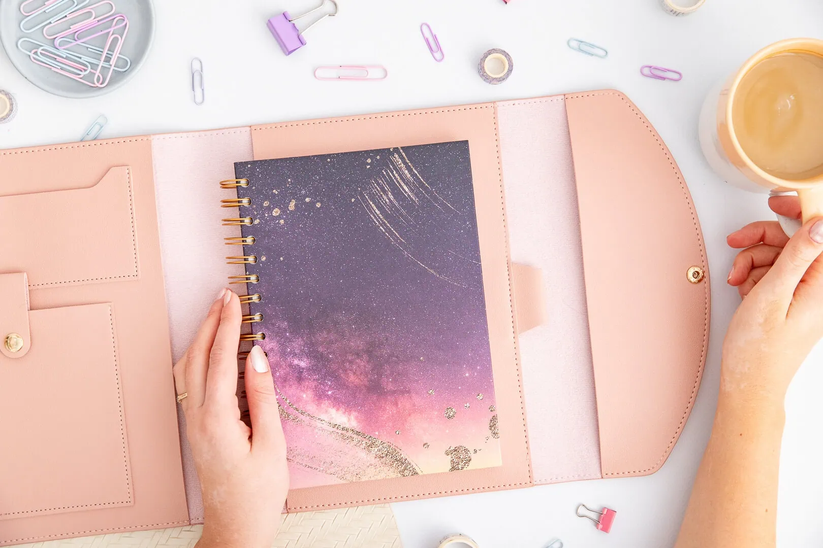 Notes z okładką Złoty Świt w etui