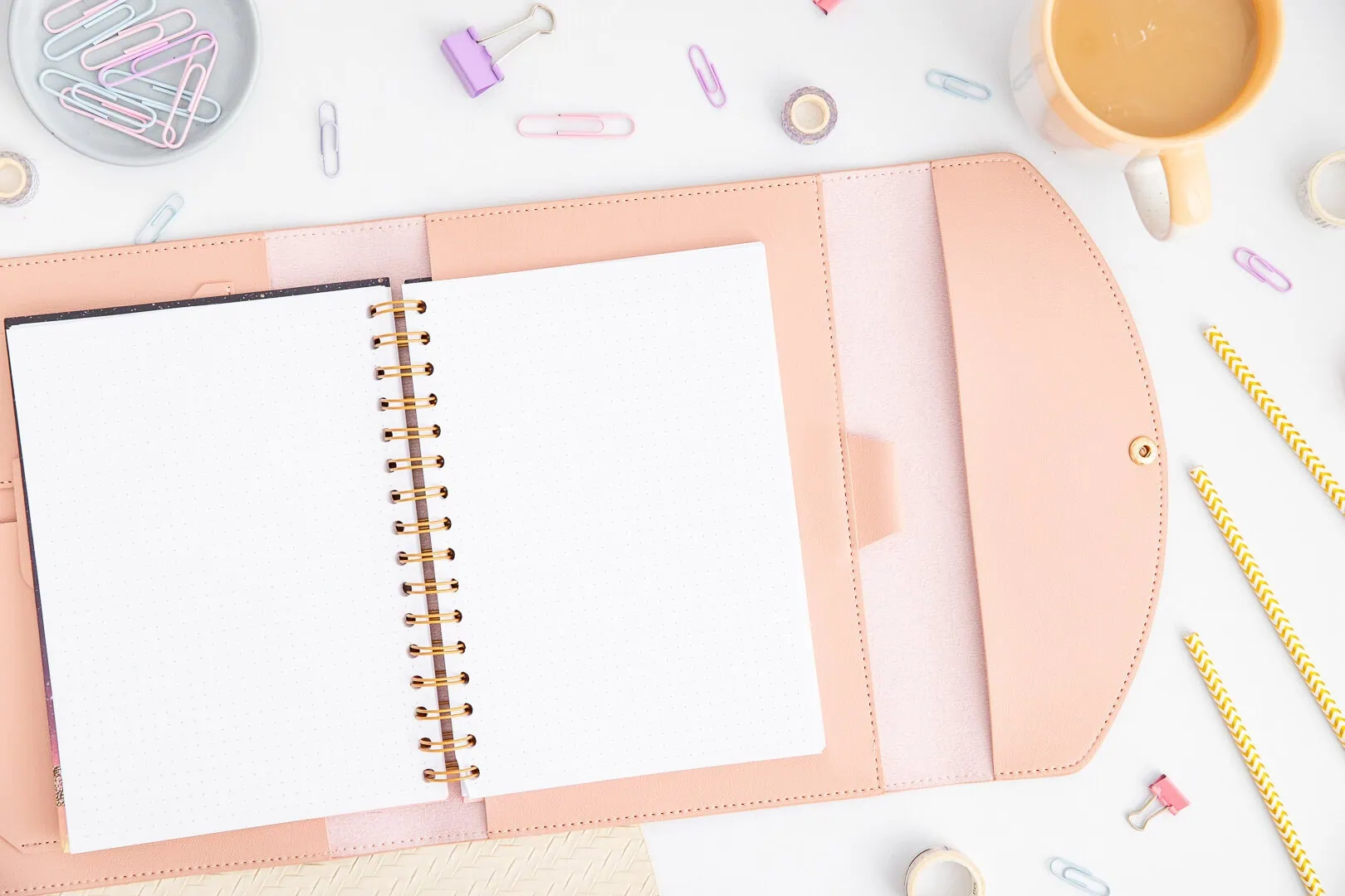 Różowe otui z notesem (2)