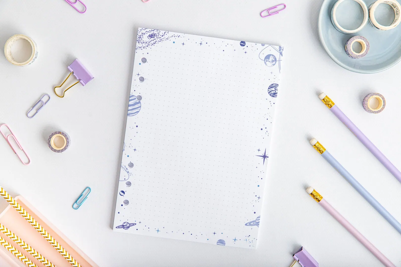 Wkład do organizera A5 – kartki w kropki z motywem | Kosmiczna Przestrzeń