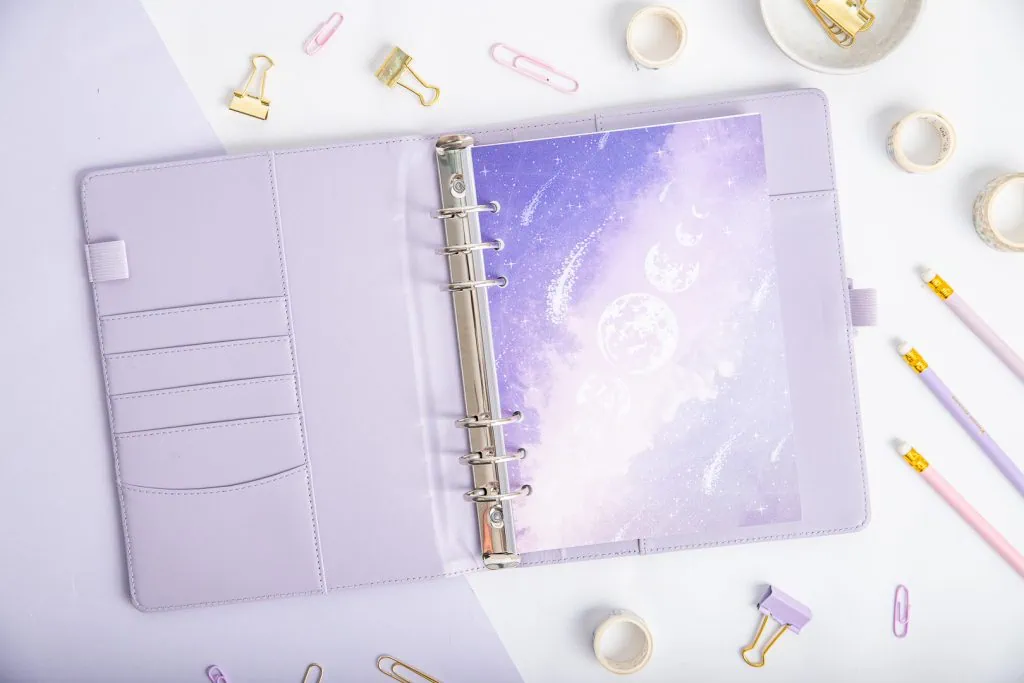 Strona tytułowa do organizera - Fiołkowa galaktyka